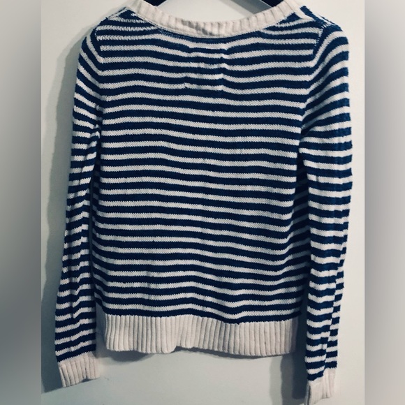 H&M women’s knitted sweater scoop neck pull on side slits blue stripes. Size M. - Picture 2 of 4